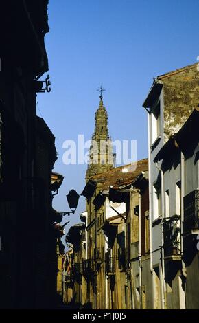 Santo Domingo de la Calzada; calle mayor y torre de la Catedral. Stock Photo