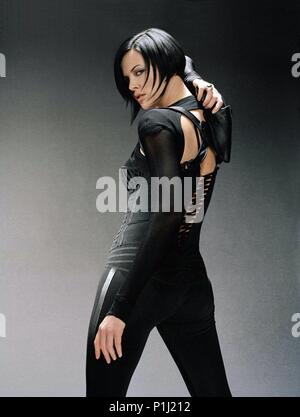 Original Film Title: AEON FLUX.  English Title: AEON FLUX.  Film Director: KARYN KUSAMA.  Year: 2005.  Stars: CHARLIZE THERON. Credit: PARAMOUNT PICTURES / BOLAND, JASIN / Album Stock Photo