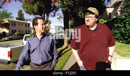 Original Film Title: BOWLING FOR COLUMBINE.  English Title: BOWLING FOR COLUMBINE.  Film Director: MICHAEL MOORE.  Year: 2002.  Stars: MICHAEL MOORE; BARRY GLASSNER. Credit: METRO GOLDWYN MAYER / Album Stock Photo