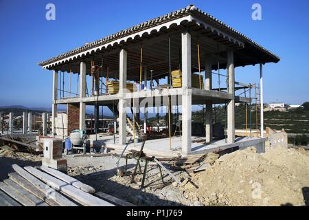 SPAIN - Catalonia - Baix Ebre (district) - TARRAGONA. El Perelló; construccion casa / residencia. Stock Photo