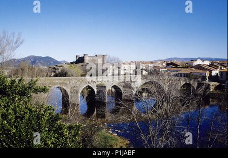 El Barco de Avila, bridge over the Tormes river and castle. Stock Photo