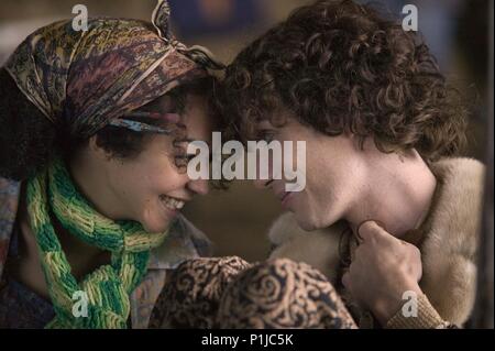 Original Film Title: BREAKFAST ON PLUTO.  English Title: BREAKFAST ON PLUTO.  Film Director: NEIL JORDAN.  Year: 2005.  Stars: CILLIAN MURPHY; RUTH NEGGA. Credit: SONY PICTURES CLASSICS / Album Stock Photo