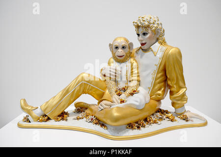 Gold Michael Jackson and Bubbles sculpture wearing gold military-style suit by American artist Jeff Koons USA Stock Photo