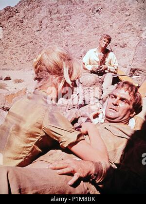 Original Film Title: SANDS OF THE KALAHARI.  English Title: SANDS OF THE KALAHARI.  Film Director: CY ENDFIELD.  Year: 1965.  Stars: STANLEY BAKER; SUSANNAH YORK. Credit: PARAMOUNT PICTURES / Album Stock Photo