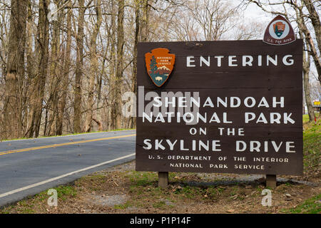 VIRGINIA, USA - APRIL 19, 2018: Welcome to Shenandoah National Park Roadside Sign on the Highway Stock Photo