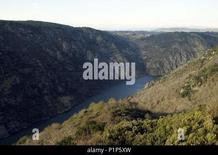 Ribeira Sacra; cañones / gargantas del río Sil y paisaje cerca de Parada de Sil. Stock Photo