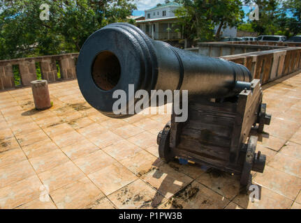 Cannon on display on site of Old Bath Hotel, now derelict; Nevis, West Indies Stock Photo