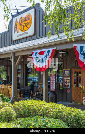 Cracker Barrel Old Country Store in Russellville, AR. (USA) Stock Photo