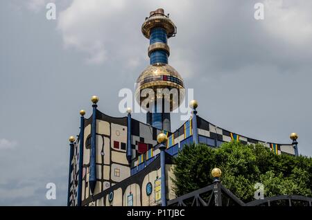 Vienna has to thank Mayor Helmut Zilk for Hundertwasser's having taken on the task of redesigning the exterior of the Spittelau district heating plant Stock Photo