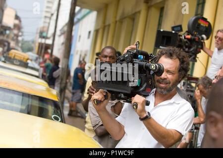 Original Film Title: BLOOD DIAMOND.  English Title: BLOOD DIAMOND.  Film Director: EDWARD ZWICK.  Year: 2006.  Stars: EDWARD ZWICK. Credit: WARNER BROS. PICTURES / BUITENDIJK, JAAP / Album Stock Photo