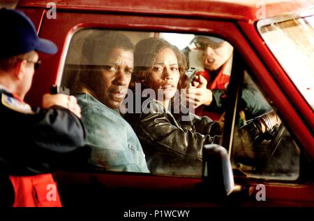 Original Film Title: DÉJÀ VU.  English Title: DÉJÀ VU.  Film Director: TONY SCOTT.  Year: 2006.  Stars: DENZEL WASHINGTON; PAULA PATTON. Credit: TOUCHSTONE PICTURES / Album Stock Photo