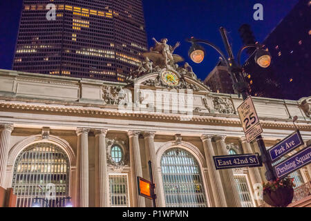 Looking up towards Grand Central Terminal, Manhattan, New York City at night Stock Photo