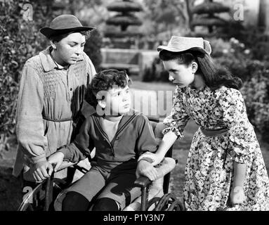 Original Film Title: THE SECRET GARDEN.  English Title: THE SECRET GARDEN.  Film Director: FRED M. WILCOX.  Year: 1949.  Stars: DEAN STOCKWELL; MARGARET O'BRIEN; BRIAN ROPER. Credit: M.G.M. / Album Stock Photo