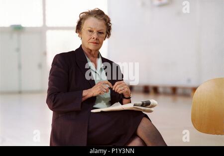 Original Film Title: NOTES ON A SCANDAL.  English Title: NOTES ON A SCANDAL.  Film Director: RICHARD EYRE.  Year: 2006.  Stars: JUDI DENCH. Credit: FOX SEARCHLIGHT PICTURES / COOTE, CLIVE / Album Stock Photo