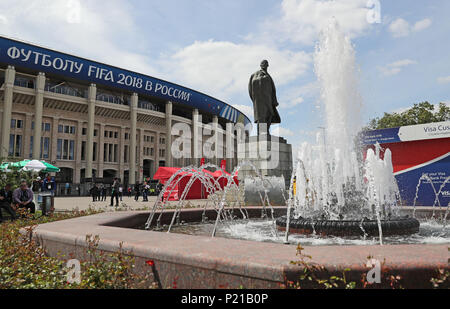 Moscow, Russia. 14th June 2018. Lenin Statue Luzhniki Stadium Russia V Sauarabia Russia V Sauarabia, 2018 Fifa World Cup Russia 14 June 2018 Gbb7987 2018 Fifa World Cup Russia Strictly Eorial Use Only. If The Player/Players Depicted In This Image Is/Are Playing For An English Club Or The England National Team. Then This Image May Only Be Used For Editorial Purposes. Ting, Games Or Any 'Live' Service Credit: Allstar Picture Library/Alamy Live News Stock Photo