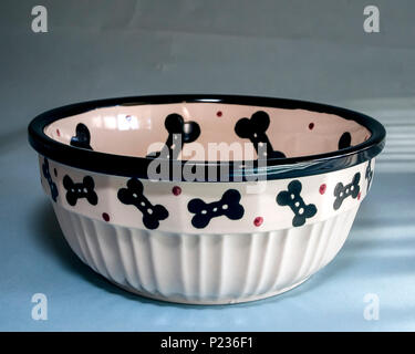 Dog food bowl  © Myrleen Pearson.  Ferguson Cate Stock Photo