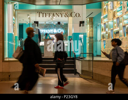 Tiffany & Co. Opens a Temporary Store in New York