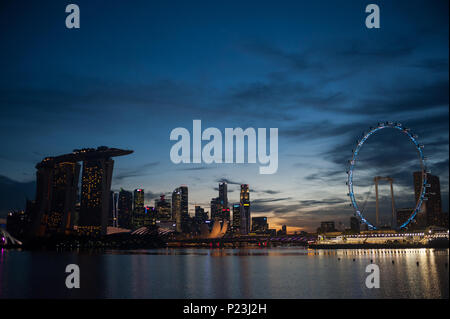 Singapore, Singapore, view over Marina Bay in the evening Stock Photo