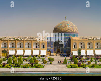 Sheikh Lotfollah Mosque in Isfahan Stock Photo