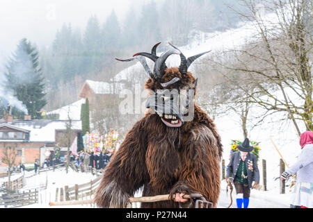 Bad Hofgastein, Perchtenlauf (Percht / Perchten mask procession), Vorteufel (front devil), Pongau, Salzburg, Austria Stock Photo