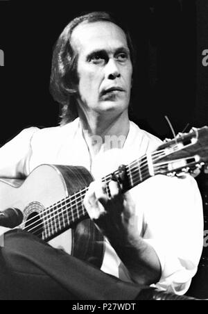 The spanish flamenco singer Paco de Lucía during a show at the Seville biennial in 1986. Stock Photo