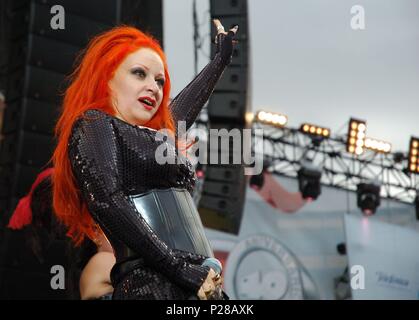 17 / 06 / 2006; Estadio Vicente Calderon. Madrid. Fangoria durante el concierto. Stock Photo