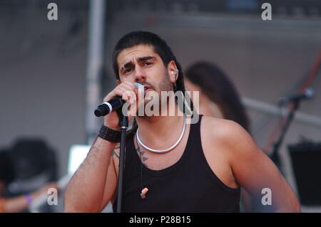 17 / 06 / 2006; Estadio Vicente Calderon. Madrid. Melendi durante el concierto. Stock Photo