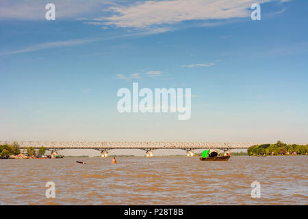 Mawlamyine (Mawlamyaing, Moulmein), Thanlwin Bridge, Thanlwin (Salween) River, road and railway bridge, fishing boat, Shampoo Island, Mon State, Myanmar (Burma) Stock Photo