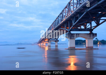 Mawlamyine (Mawlamyaing, Moulmein), Thanlwin Bridge, Thanlwin (Salween) River, road and railway bridge, Mon State, Myanmar (Burma) Stock Photo