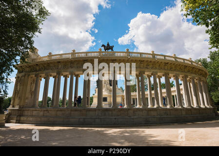 Alfonso xii Monument Madrid, view of the circular colonnade encompassing the Monumento Alfonso xii in the Parque del Retiro, Madrid, Spain. Stock Photo