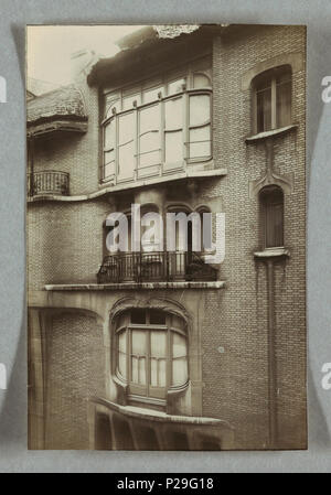 .  English: Photograph, Photograph of Facade and Windows of the House of Hector Guimard, 22 Rue Mozart, ca. 1910 .  English: Photograph depicting three sets of windows on the facade of the house of Hector Guimard. . circa 1910 223 Photograph, Photograph of Facade and Windows of the House of Hector Guimard, 22 Rue Mozart, ca. 1910 (CH 18411101) Stock Photo
