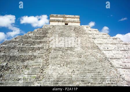 Mexico, Yucatan Peninsula, Chichen Itza ancient Mayan city listed as World Heritage by UNESCO, El Castillo, Kukulcan Pyramid Stock Photo