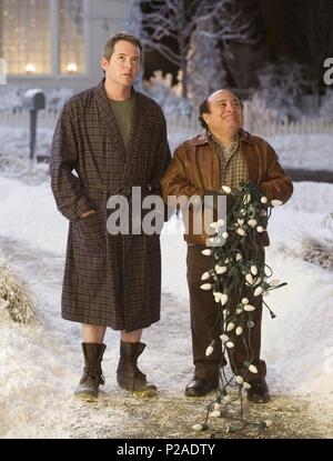 Original Film Title: DECK THE HALLS.  English Title: DECK THE HALLS.  Film Director: JOHN WHITESELL.  Year: 2006.  Stars: DANNY DEVITO; MATTHEW BRODERICK. Credit: ALL LIT UP PRODUCTIONS/20TH CENTURY FOX/NEW REGENCY PICTURES / GREGORY, DOANE / Album Stock Photo