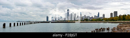 The Fullerton Avenue beach. Chicago city skyline viewed from Stock Photo