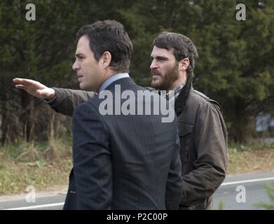 Original Film Title: RESERVATION ROAD.  English Title: RESERVATION ROAD.  Film Director: TERRY GEORGE.  Year: 2007.  Stars: MARK RUFFALO; JOAQUIN PHOENIX. Credit: FOCUS FEATURES/RANDOM HOUSE FILMS/RESERVATION ROAD/MIRACLE P / POLAY, MACALL / Album Stock Photo