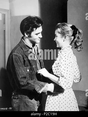 Original Film Title: LOVING YOU.  English Title: LOVING YOU.  Film Director: HAL KANTER.  Year: 1957.  Stars: ELVIS PRESLEY; DOLORES HART. Credit: PARAMOUNT PICTURES / Album Stock Photo