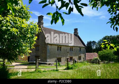 Exterior of Woolsthorpe Manor, Lincolnshire, birthplace and home of the scientist and mathematician Sir Isaac Newton. Stock Photo