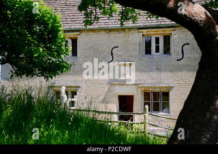 Exterior of Woolsthorpe Manor, Lincolnshire, birthplace and home of the scientist and mathematician Sir Isaac Newton. Stock Photo