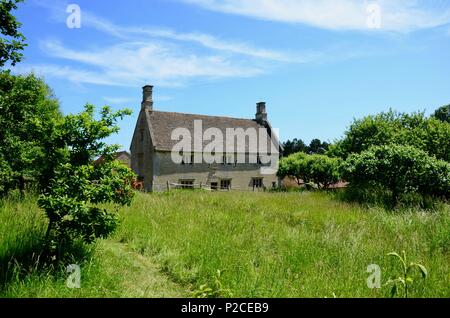 Exterior of Woolsthorpe Manor, Lincolnshire, birthplace and home of the scientist and mathematician Sir Isaac Newton. Stock Photo