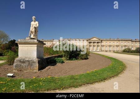 France, Oise, Compiegne, the castle which was the former royal and imperial residence, facade on the garden side and statue of Ulysses in the island of Calypso sculpted by Theophile Bra in marble Stock Photo