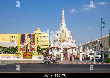 Thailand, Bangkok, Phra Nakhon district, the City Pillar Shrine (Lak Muang) raised in 1782 when King Rama I established Bangkok as the capital of Thailand Stock Photo
