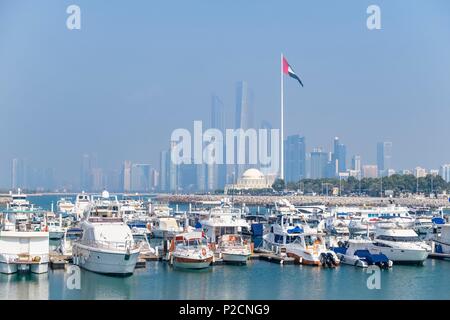 United Arab Emirates, Abu Dhabi, Al Marina district, the Corniche and the skyscrapers of Al Markaziyah district in the background Stock Photo