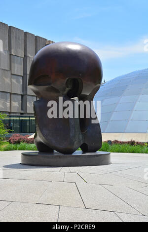 Sculpture commemorating the first nuclear reaction in 1942 at what was known as Pile One under the football stadium at the University of Chicago Stock Photo