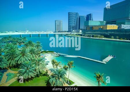 United Arab Emirates, Abu Dhabi, Al Zahiyah district, panorama from Abu Dhabi Mall, beach of the luxury Beach Rotana hotel and Al Maryah island in the background Stock Photo