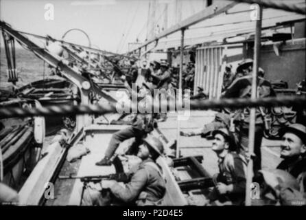 . Australian War Memorial (AWM) catalog number 069346. Australian Bren gunners defend the ship Costa Rica against an attack by German or Italian aircraft during the evacuation of Greece. The ship was later sunk, but without any loss of life. April 1940. Unknown 8 Bren gunners ship Stock Photo