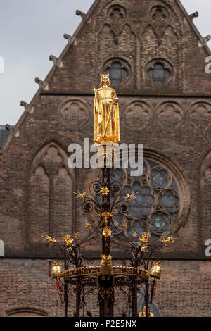 Gilt Fountain in front of the Ridderzaal, Binnenhof, The Hague, Netherlands Stock Photo