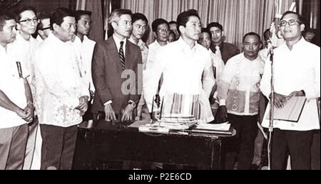 . English: Philippine President Ferdinand E. Marcos with members of the Cabinet in the 1970s. 10 July 2015. Malacañang Palace 43 President Marcos and his Cabinet Stock Photo