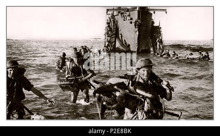 Vintage B&W image British Army sea landings in Sicily Italy, 1943 Allied invasion of Sicily Italy with British troops wading to land from a landing craft Stock Photo