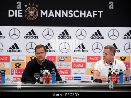 Vatutinki, Russland. 15th June, 2018. Oliver Bierhoff (Germany/Manager National Team) and Stefan Ries (SAP Chief Human Resources Officer). GES/Football/World Cup 2018 Russia: DFB Press Conference, Moscow/Vatutinki, 15.06.2018 GES/Soccer/Football/Worldcup 2018 Russia: DFB Press Conference, Moskow/Watutinki, June 15, 2018 | usage worldwide Credit: dpa/Alamy Live News Stock Photo