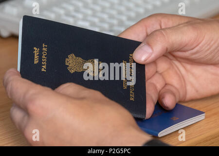 15 June 2018, Germany, Pocking: A German police officer checks a ...